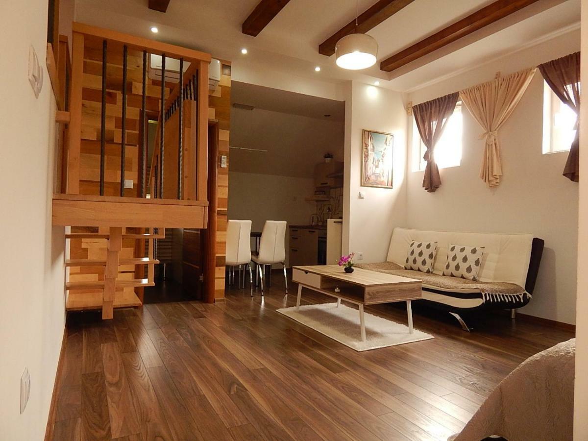 Studio Apartman Lakasa 拉科维察 外观 照片