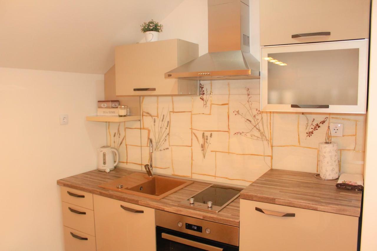 Studio Apartman Lakasa 拉科维察 外观 照片